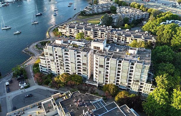 411 456 Moberly Road False Creek