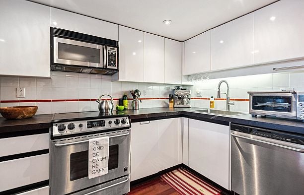 705 1600 Howe Street Yaletown