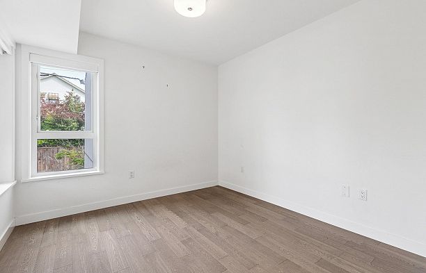 223 7828 Granville Street Marpole