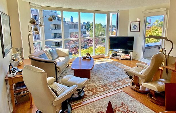 411 456 Moberly Road False Creek