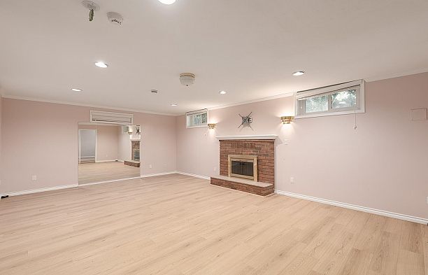 1989 W 52nd Avenue Kerrisdale