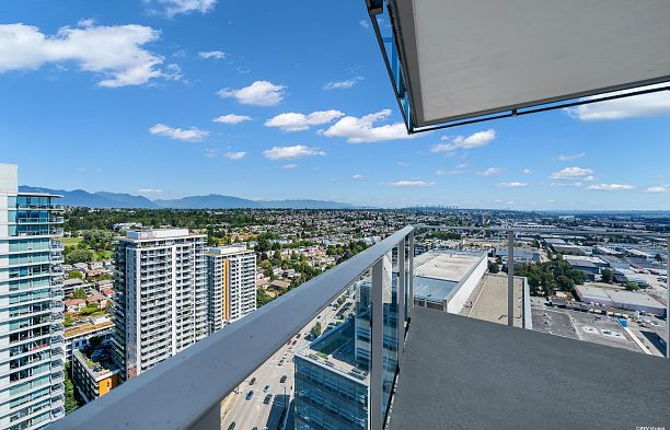 3207 488 SW Marine Drive Marpole