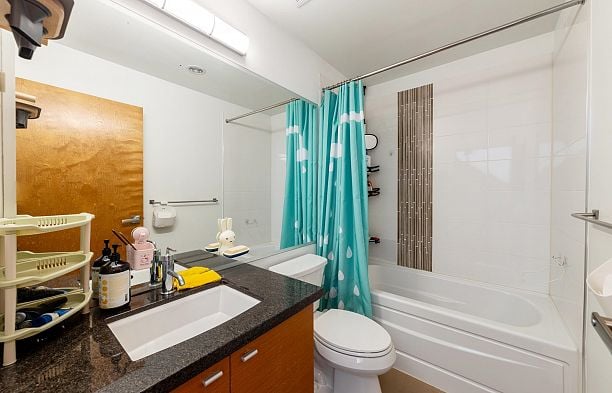 1016 W 45th Avenue South Granville