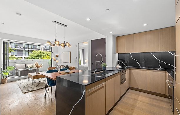 205 5089 Quebec Street Main