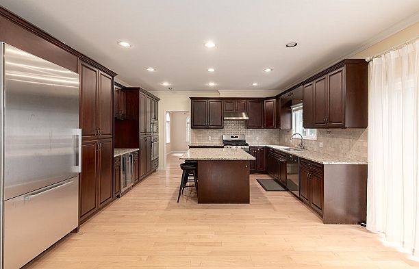 1989 W 52nd Avenue Kerrisdale