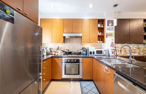 1016 W 45th Avenue South Granville