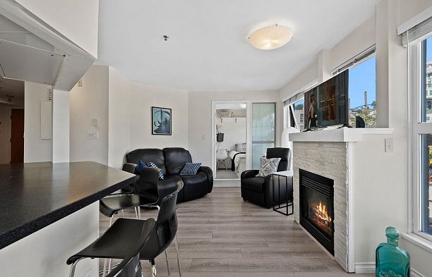 208 2025 Stephens Street Kitsilano