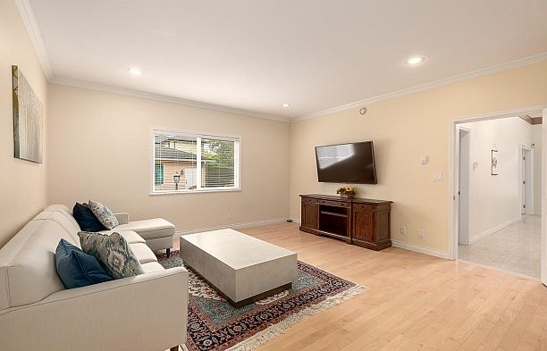 1989 W 52nd Avenue Kerrisdale