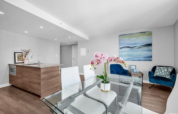 3207 488 SW Marine Drive Marpole