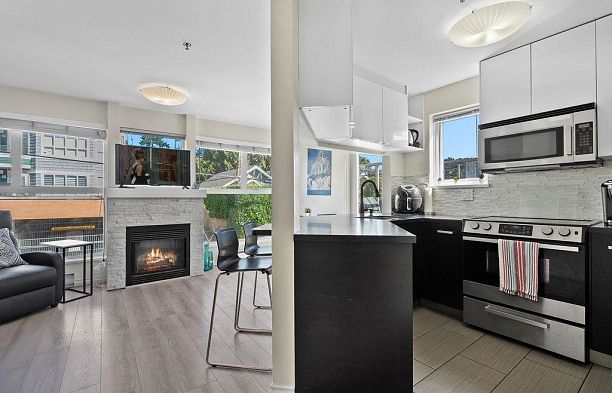 208 2025 Stephens Street Kitsilano