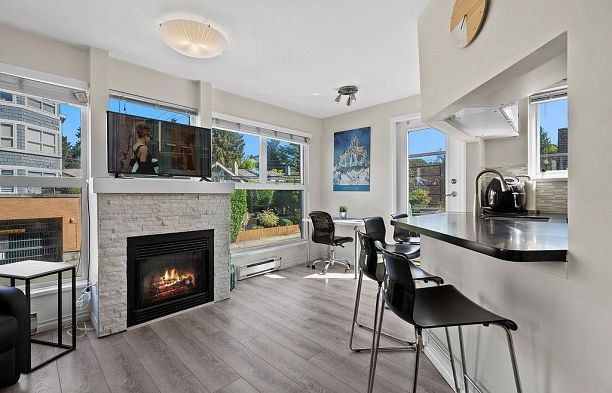 208 2025 Stephens Street Kitsilano