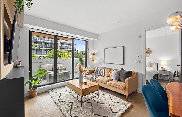 205 5089 Quebec Street Main