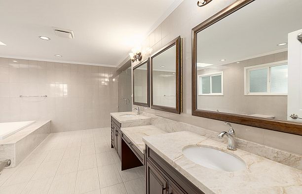 1989 W 52nd Avenue Kerrisdale