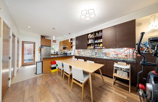 1016 W 45th Avenue South Granville