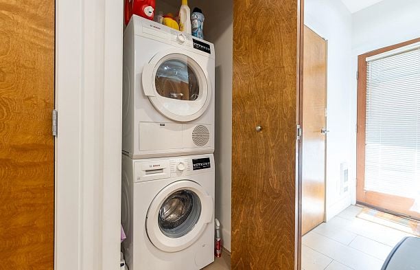 1016 W 45th Avenue South Granville