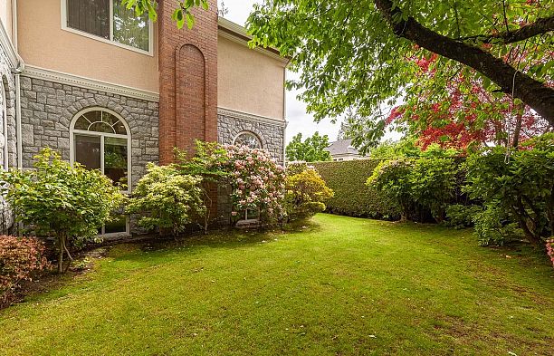 1989 W 52nd Avenue Kerrisdale