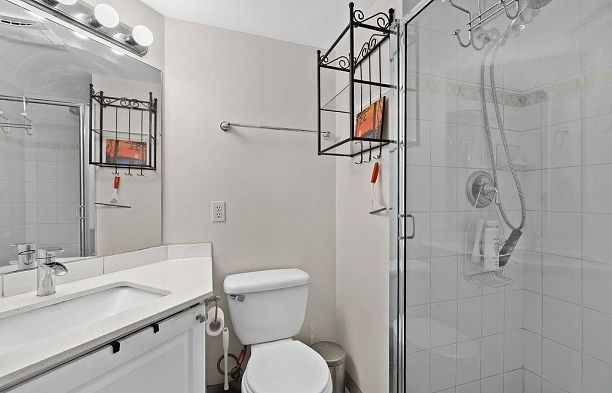 208 2025 Stephens Street Kitsilano