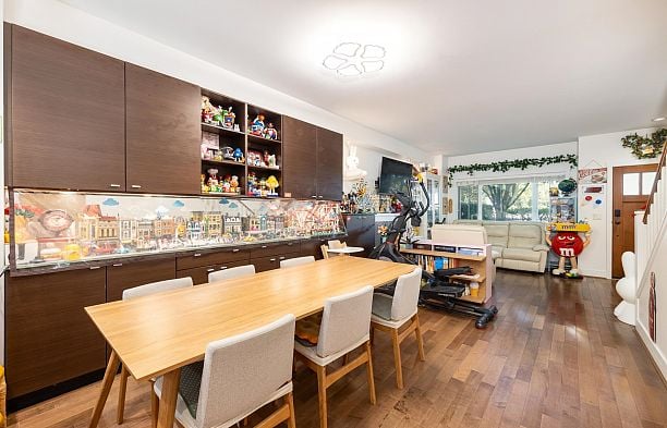 1016 W 45th Avenue South Granville