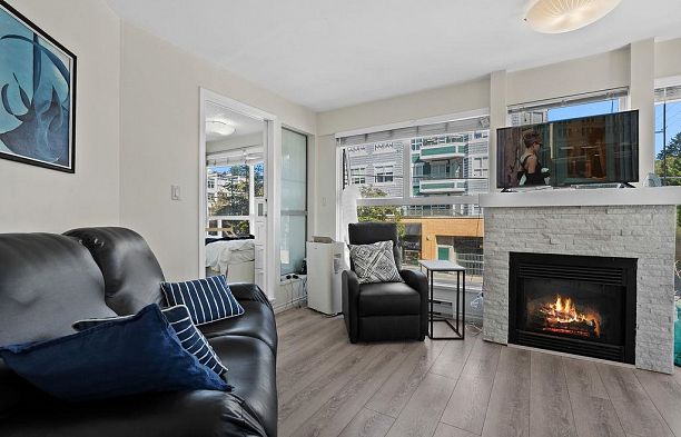208 2025 Stephens Street Kitsilano