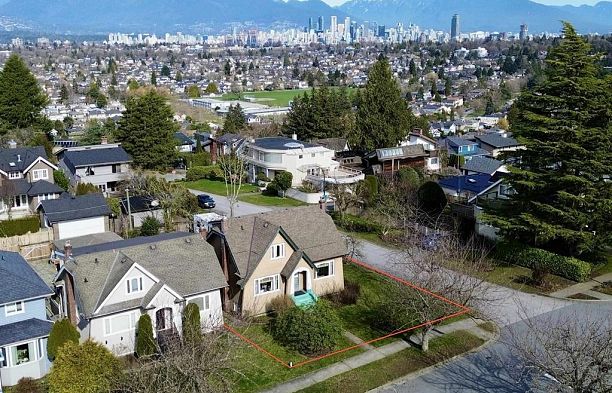 2805 W 30th Avenue MacKenzie Heights