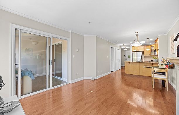401 2103 W 45th Avenue Kerrisdale