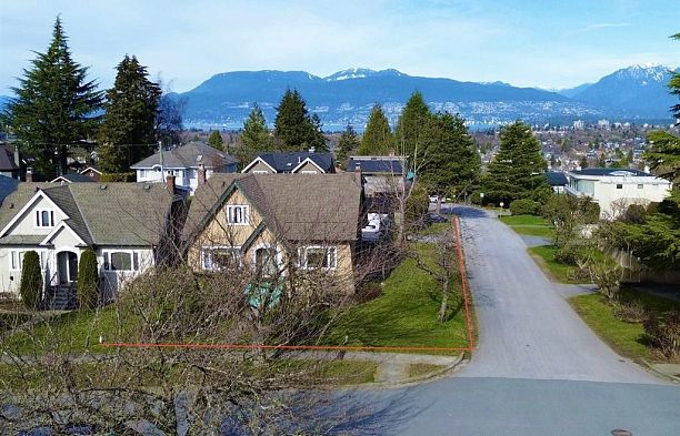 2805 W 30th Avenue MacKenzie Heights