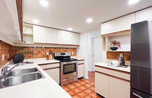 101 1450 Pennyfarthing Drive False Creek