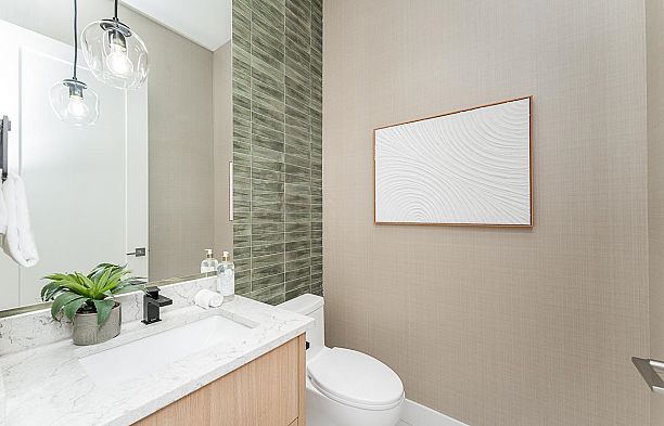 1 2837 Oliver Crescent Arbutus