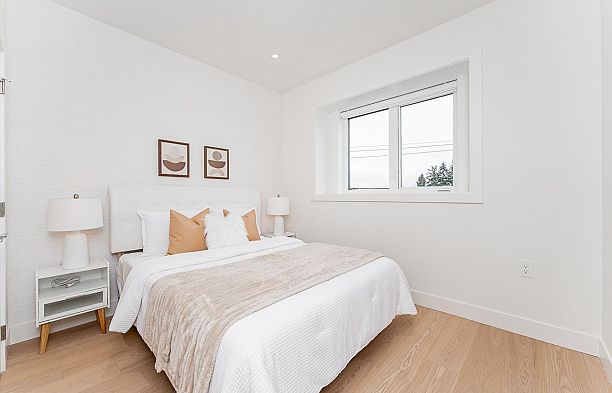 1 2837 Oliver Crescent Arbutus