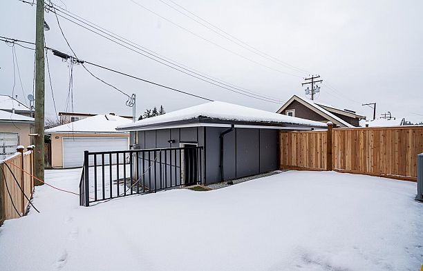 2835 Oliver Crescent Arbutus