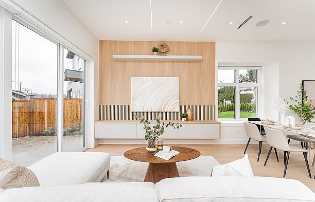 1 2837 Oliver Crescent Arbutus