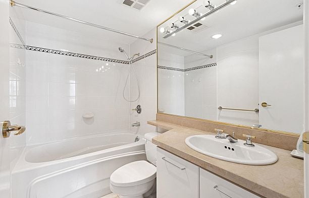 15D 139 Drake Street Yaletown
