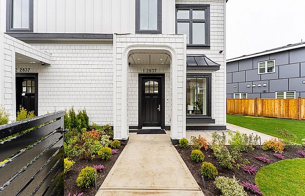 1 2837 Oliver Crescent Arbutus