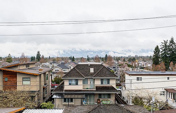 1 2837 Oliver Crescent Arbutus
