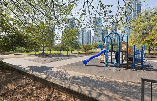 15D 139 Drake Street Yaletown