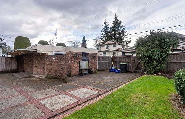 1035 W 48th Avenue South Granville
