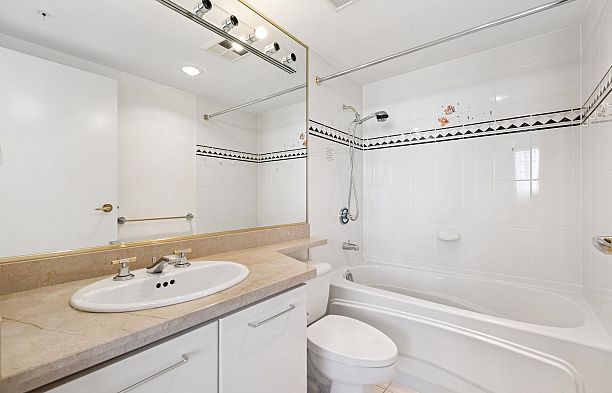 15D 139 Drake Street Yaletown