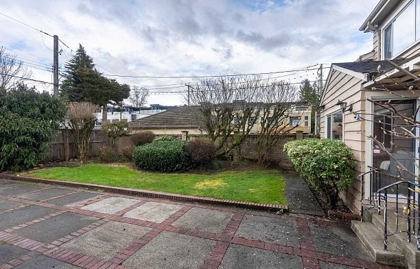 1035 W 48th Avenue South Granville