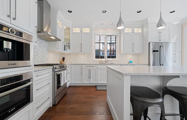 1739 W 52nd Avenue South Granville