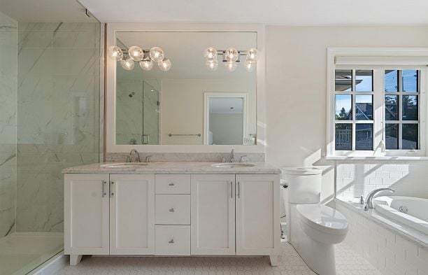 1739 W 52nd Avenue South Granville
