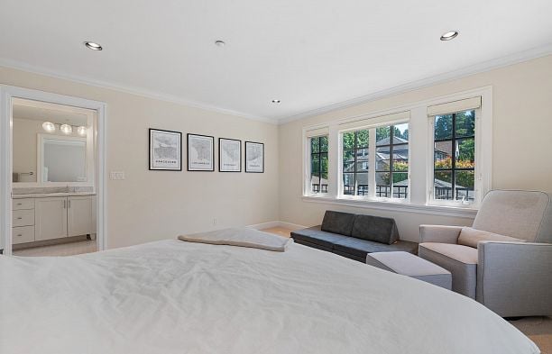 1739 W 52nd Avenue South Granville