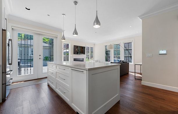 1739 W 52nd Avenue South Granville