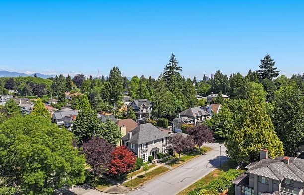 1739 W 52nd Avenue South Granville