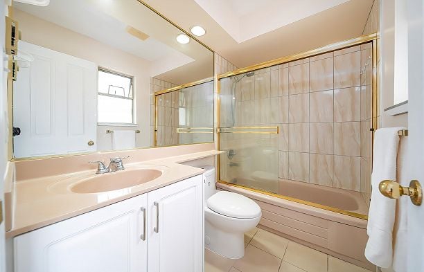 8328 Osler Street Marpole