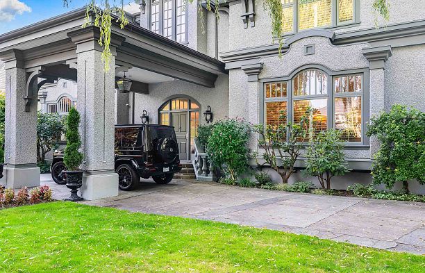 3937 Osler Street Shaughnessy