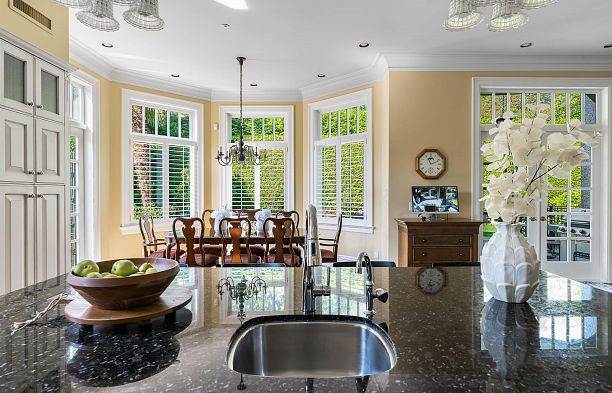 3937 Osler Street Shaughnessy