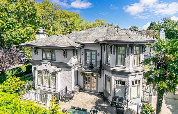 3937 Osler Street Shaughnessy