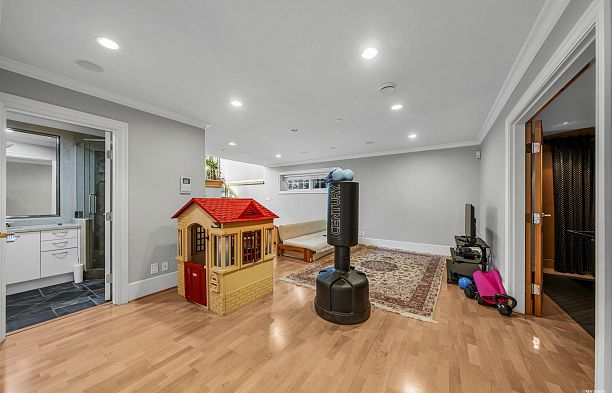 5885 Angus Drive South Granville