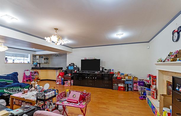 768 W 53rd Avenue South Cambie