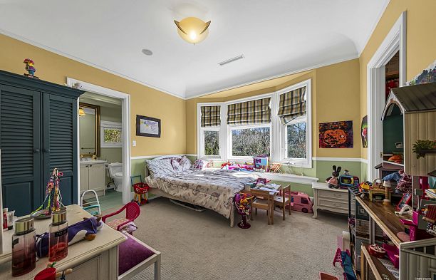 5885 Angus Drive South Granville